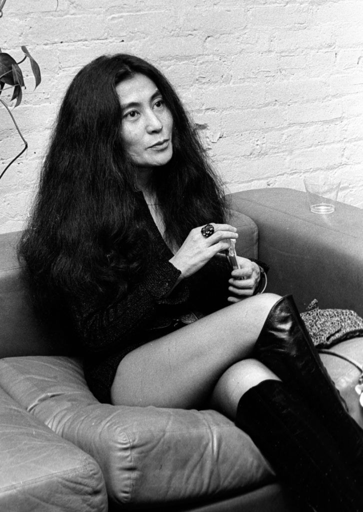 Yoko Ono La viuda de John Lennon ve cumplir su 88 aniversario de vida